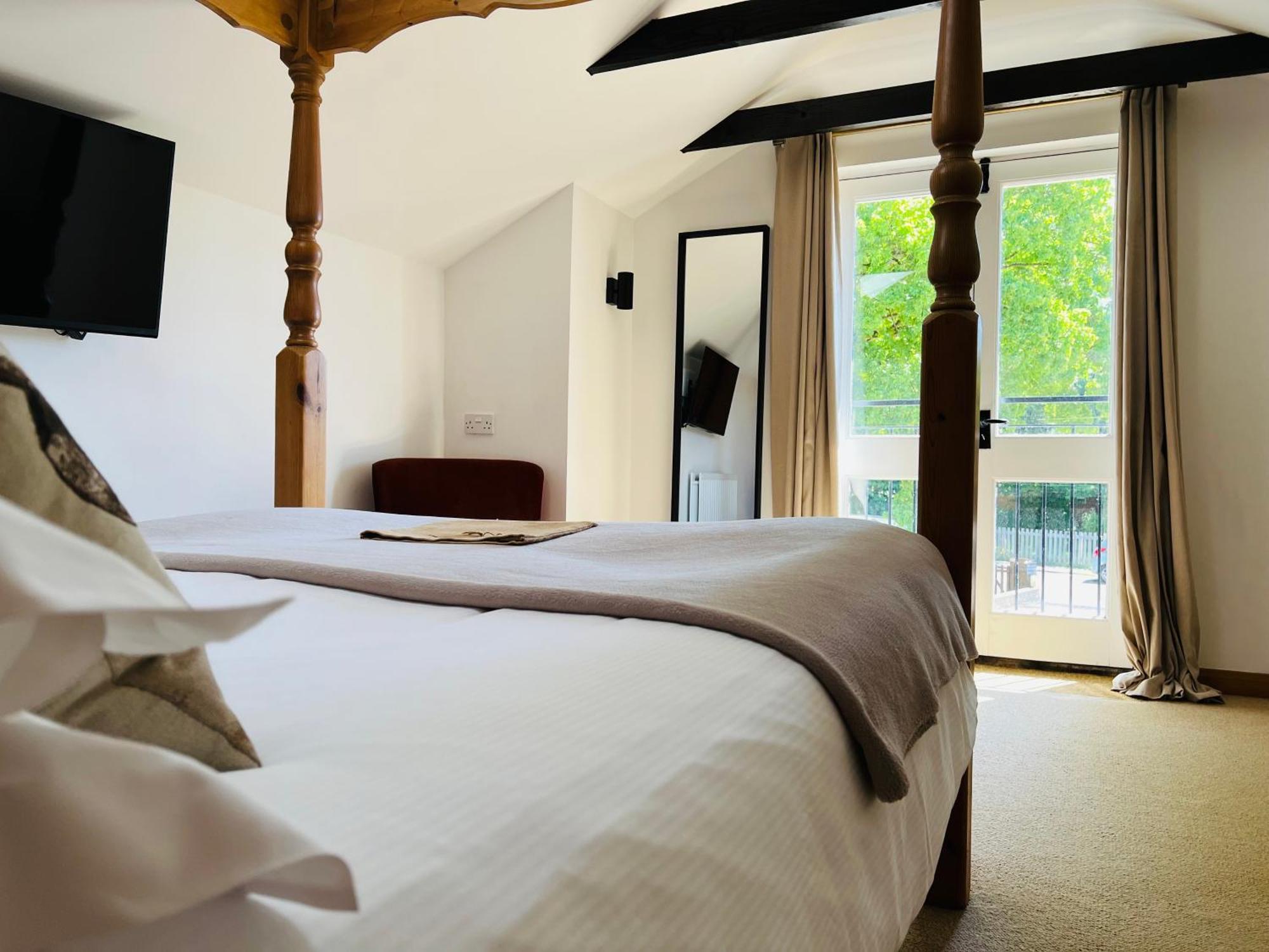 Отель Cottage Lodge Hotel 2*